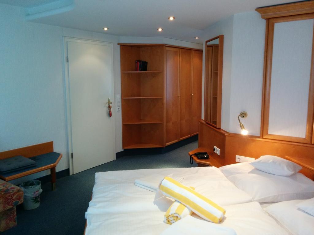 Wellness Hotel Garni Krone Baiersbronn Exteriör bild