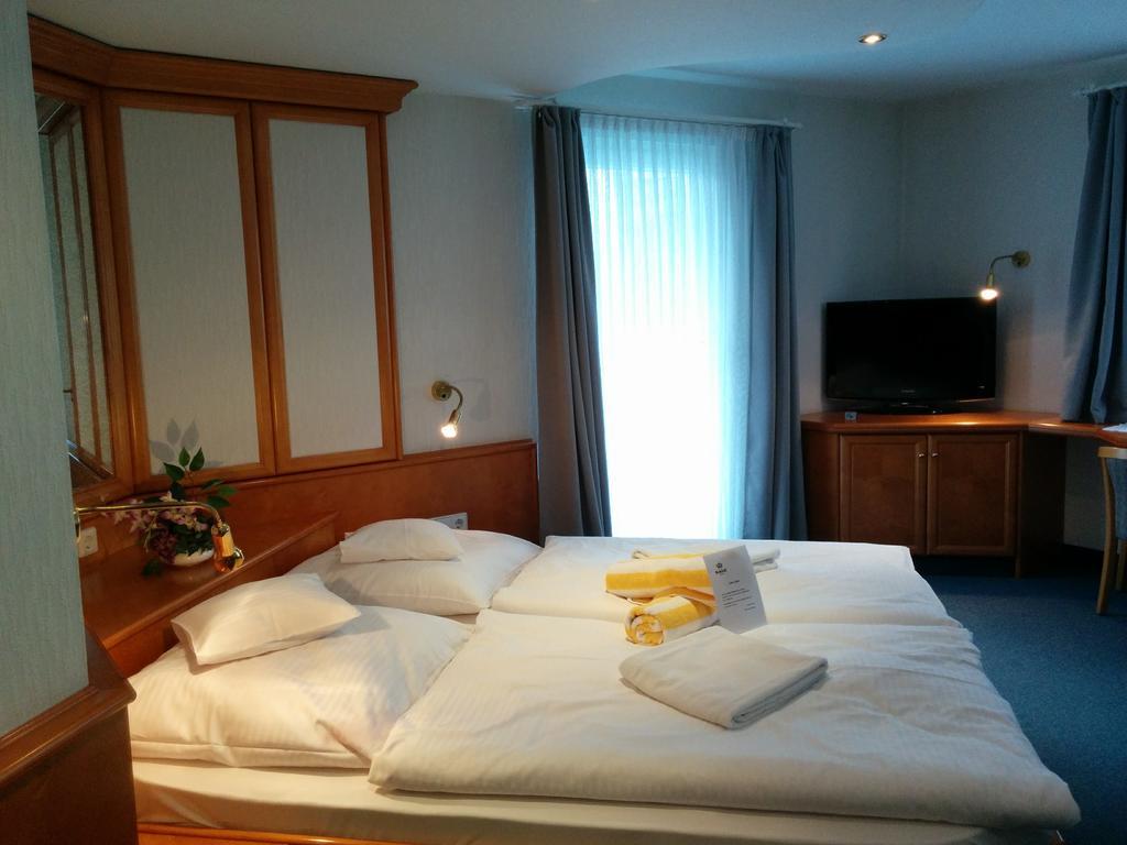 Wellness Hotel Garni Krone Baiersbronn Exteriör bild