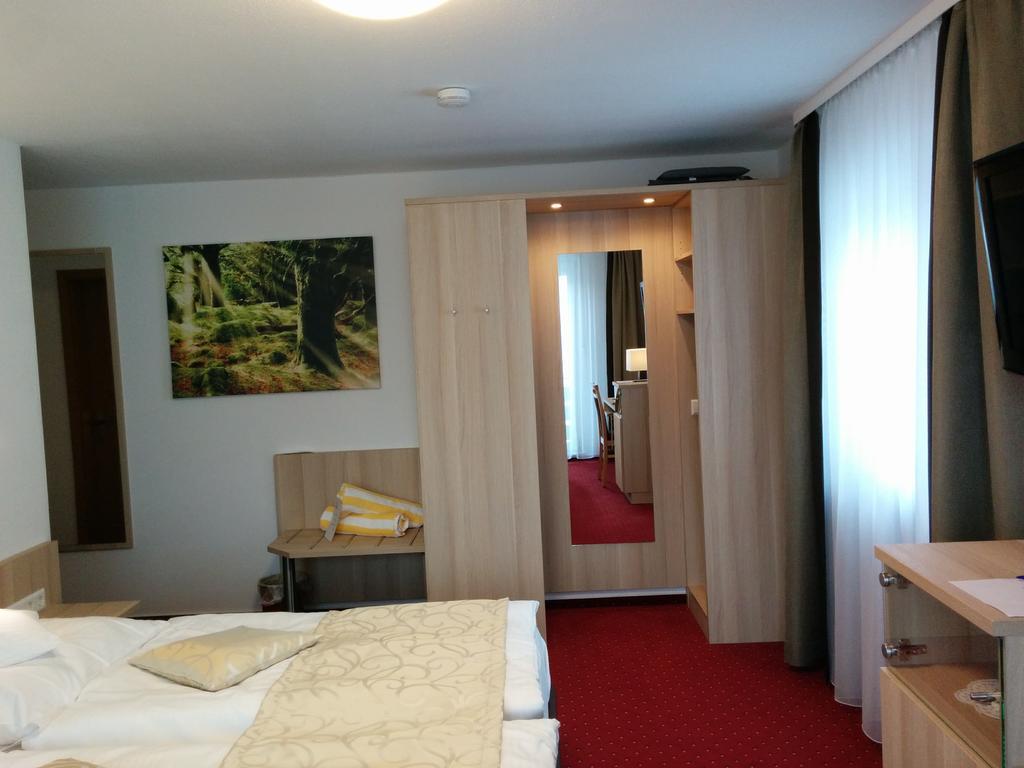 Wellness Hotel Garni Krone Baiersbronn Exteriör bild